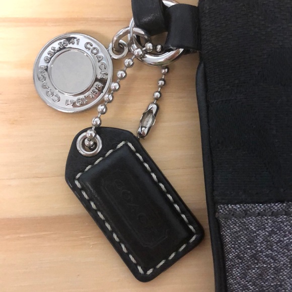 Coach wristlet - Picture 3 of 4